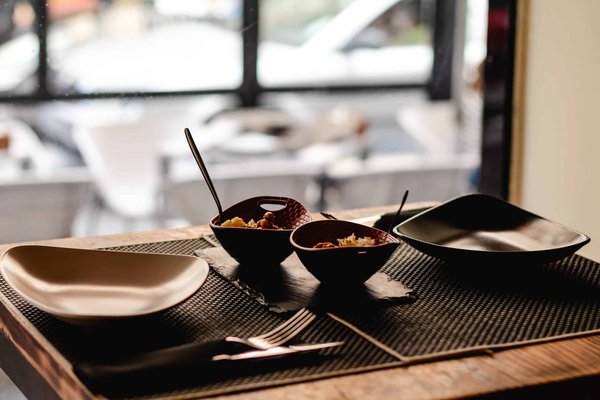 Titre de l'article connexe : "La Renaissance musicale : un voyage à travers les influences classiques dans le Rock et le Metal