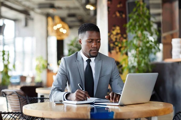 Réussir dans le monde des SAS : un manuel pour les entrepreneurs