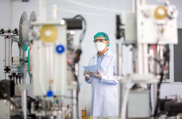 Engager un ingénieur pharmaceutique en freelance : est-ce un choix judicieux ?